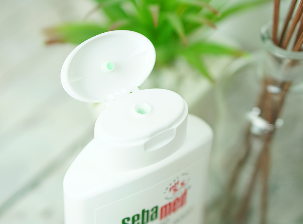 Sữa rửa mặt và tắm toàn thân Sebamed pH5.5- www.sebamed.com.vn