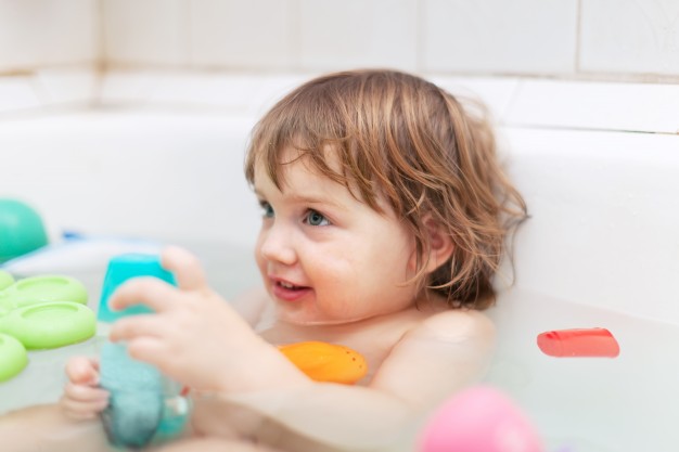 two year kid bathes with toys 1398 669 - 1