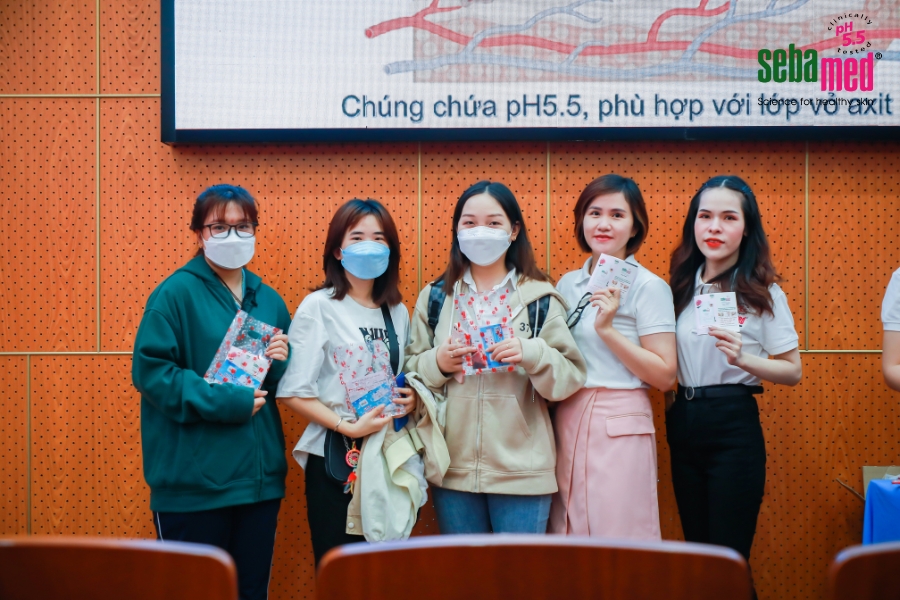 event thang 05 hufi 02 - 4