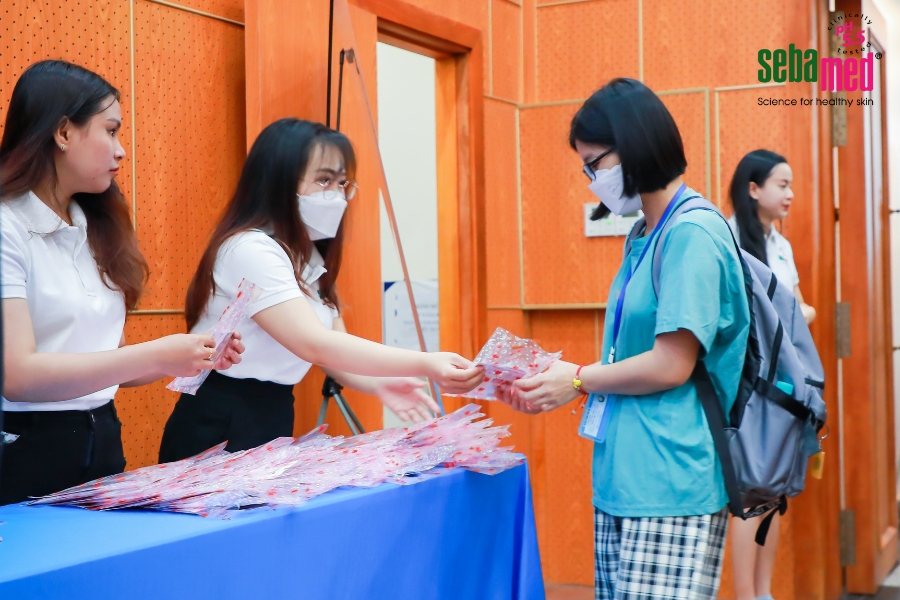 event thang 05 hufi 03 - 5