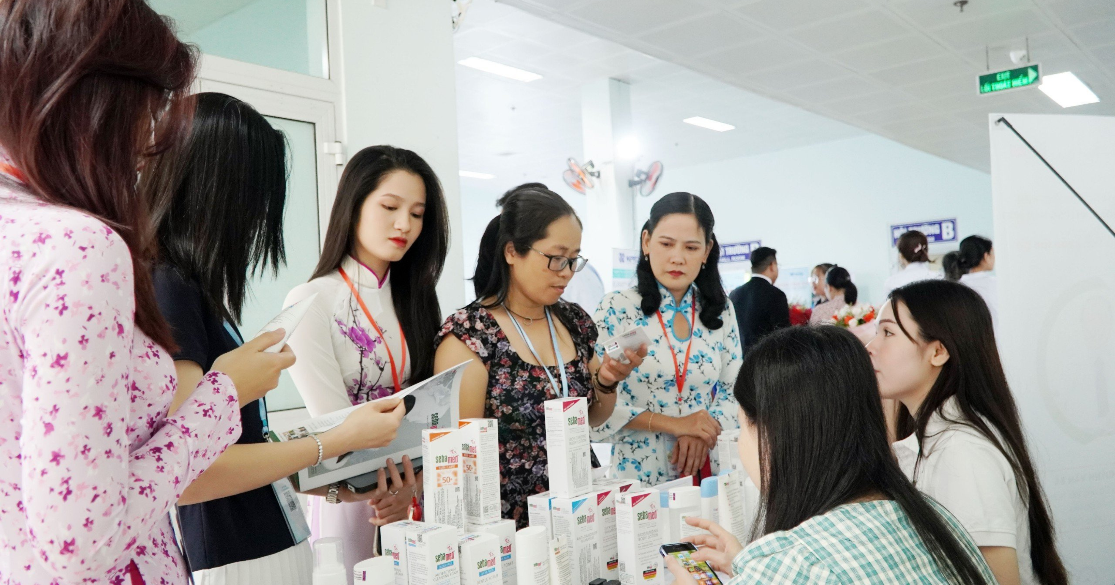Đồng hành tổ chức thành công hội nghi khoa học thường niên bệnh viện đa khoa vĩnh long 2023 - 11 - sebamed 5 - 6